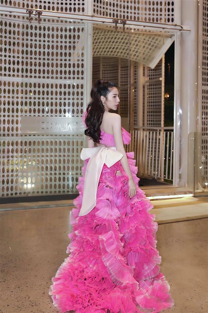 Khi Diệu Nhi đụng hàng Thủy Tiên: Thánh lầy của Vbiz liệu có thắng nổi tượng đài gợi cảm?-7