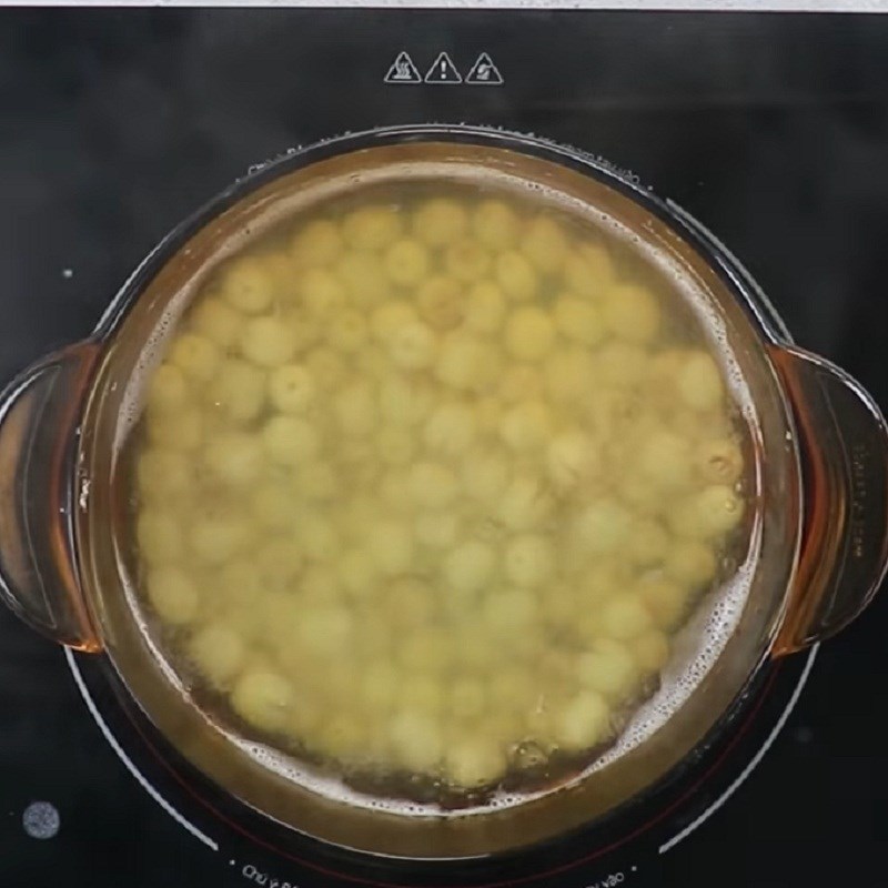 Mách chị em cách làm trà sen phủ kem ngon hơn cả đồ bán sẵn, đảm bảo ai thử cũng phải trầm trồ!-3