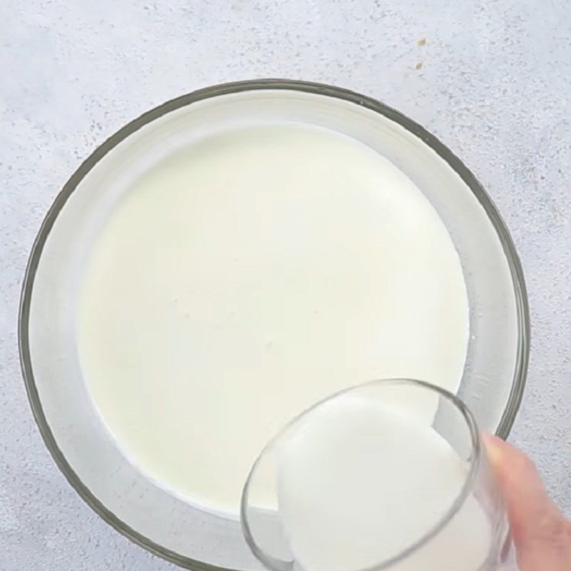 Mách chị em cách làm trà sen phủ kem ngon hơn cả đồ bán sẵn, đảm bảo ai thử cũng phải trầm trồ!-6