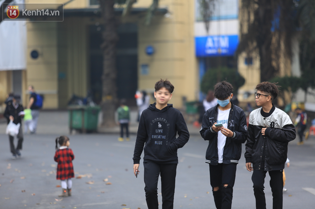 Dịch Covid-19 diễn biến phức tạp, nhiều người vẫn chủ quan không đeo khẩu trang, tụ tập trà đá-7