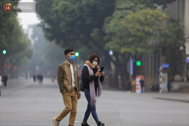 Dịch Covid-19 diễn biến phức tạp, nhiều người vẫn chủ quan không đeo khẩu trang, tụ tập trà đá-1