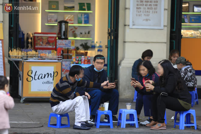 Dịch Covid-19 diễn biến phức tạp, nhiều người vẫn chủ quan không đeo khẩu trang, tụ tập trà đá-9