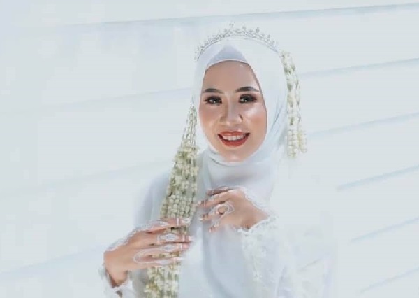 Clip: Cô dâu xin chồng ôm tình cũ ‘một cái’ trong đám cưới, hành động của tân lang khiến nhiều người khen ngợi-1