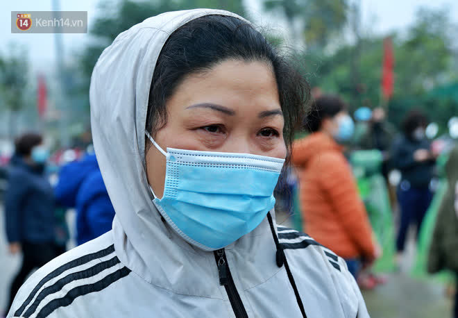 Bà ngoại bật khóc khi đưa cháu trai lớp 3 đi xét nghiệm Covid-19 ở Xuân Phương: Mình vì mọi người, mọi người vì mình-9