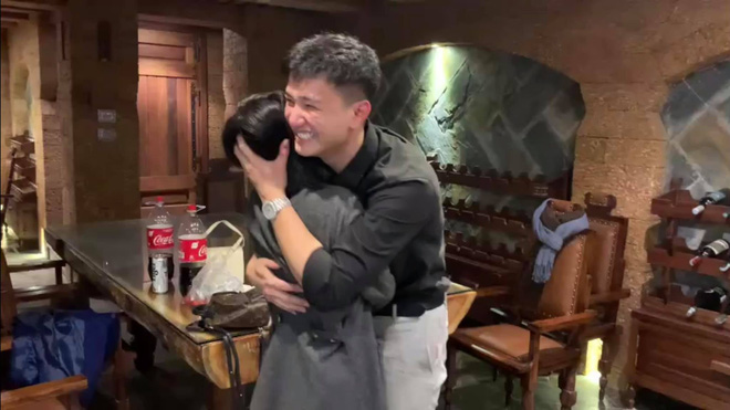 Huỳnh Anh chính thức cầu hôn bạn gái lớn tuổi làm mẹ đơn thân-3