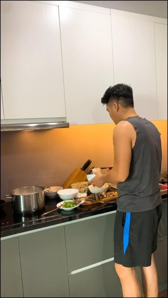 Chồng trẻ Lê Phương nấu ăn&nbsp;ngày càng lên tay, món bánh mì xíu mại đãi vợ con xuất sắc khiến chị em ào ào xin công thức-7