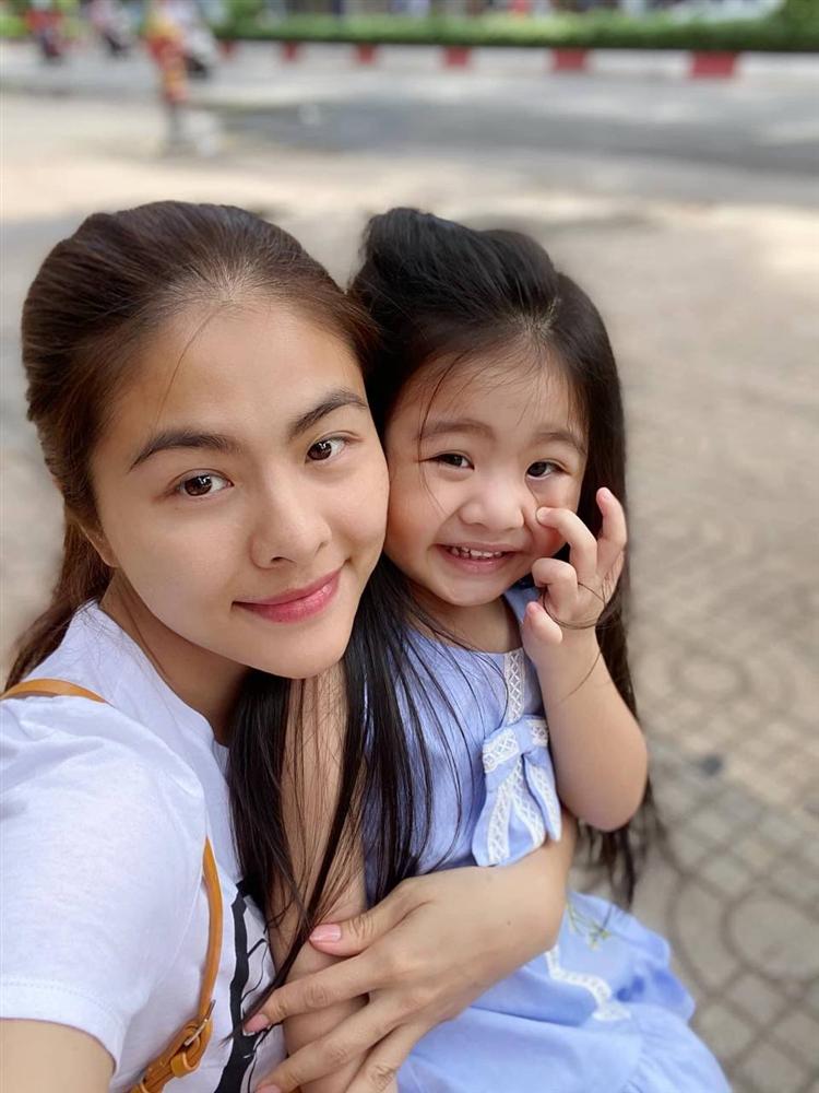Con gái Vân Trang mới 5 tuổi đã được khen cao ráo, ra dáng mỹ nhân tương lai, ít người biết cô đã hy sinh điều to lớn này cho bé-2