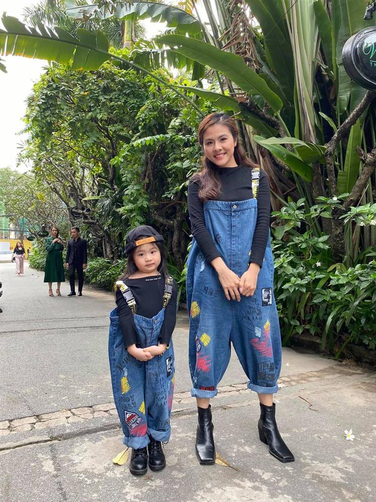 Con gái Vân Trang mới 5 tuổi đã được khen cao ráo, ra dáng mỹ nhân tương lai, ít người biết cô đã hy sinh điều to lớn này cho bé-7