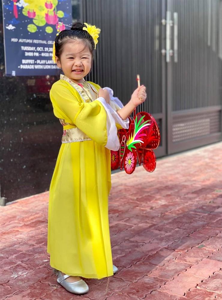 Con gái Vân Trang mới 5 tuổi đã được khen cao ráo, ra dáng mỹ nhân tương lai, ít người biết cô đã hy sinh điều to lớn này cho bé-10