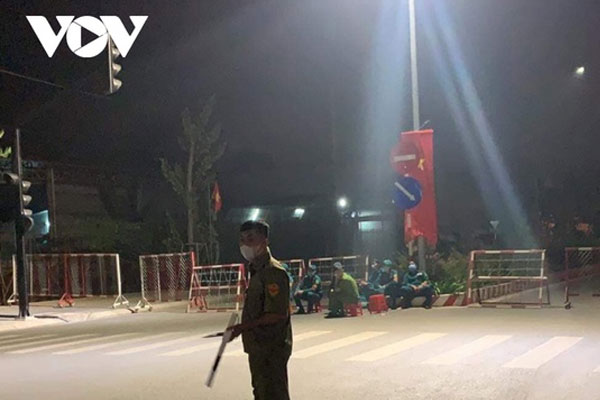 Quảng Ninh thêm 2 trường hợp dương tính với SARS-CoV-2: BN từng đi nhiều xe khách, tham dự đám giỗ có khoảng 90 người-2