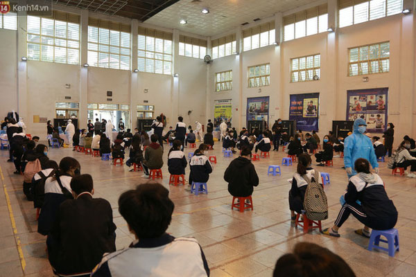 1 phụ huynh mắc Covid-19, hơn 50 học sinh trường THCS Dịch vọng (Hà Nội) phải cách ly-1