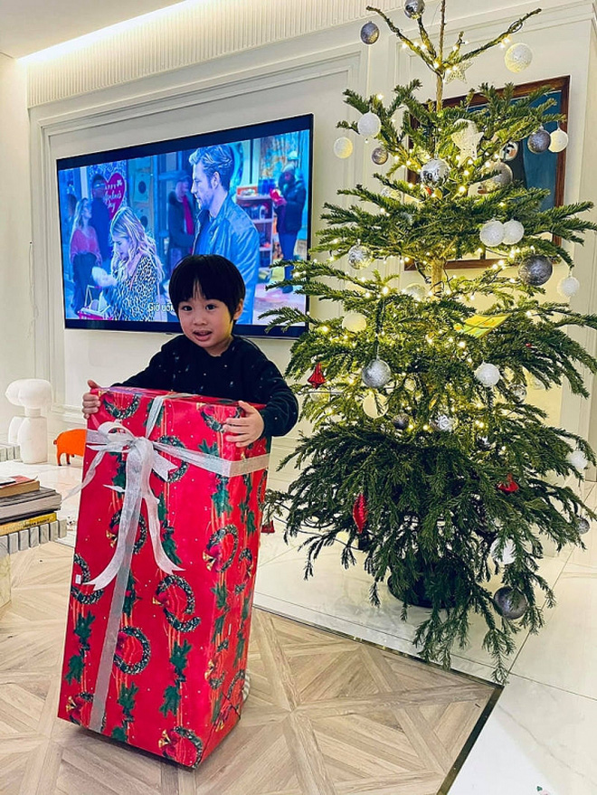 Căn hộ của Tùng Dương: Không quái như nhiều người vẫn tưởng, đáng giá nhất là bộ sưu tập sách và CD đồ sộ-9