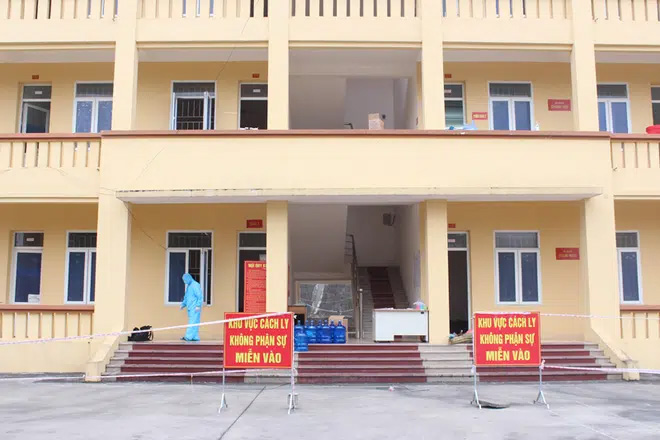 2 cán bộ huyện dương tính Covid-19 đi liên hoan ở nhiều nơi, F1 lên tới hàng trăm người-2