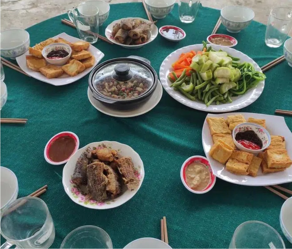 Nhờ nhà người yêu làm mâm nhậu, thanh niên quyết định chia tay sau khi nhìn thấy những thứ bày ra-1