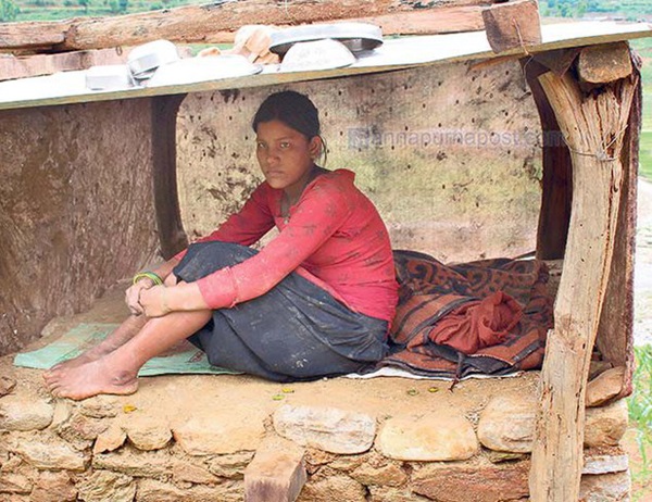 Loạt ảnh gây ám ảnh về túp lều kinh nguyệt được ví như địa ngục trần gian, là nỗi khiếp đảm của các cô gái mỗi lần... tới tháng-7