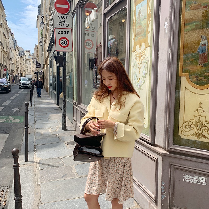 5 mẫu áo khoác sẽ giúp ăn gian đến chục phân chiều cao, chị em dù thấp bé hay không cũng nên sắm ngay diện Tết-12