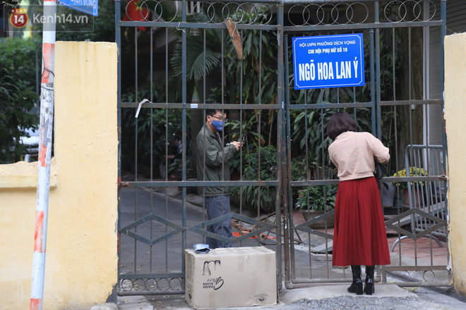 Hà Nội: Phong tỏa ngõ 49 Dịch Vọng nơi bệnh nhân nhiễm Covid-19 sinh sống-4