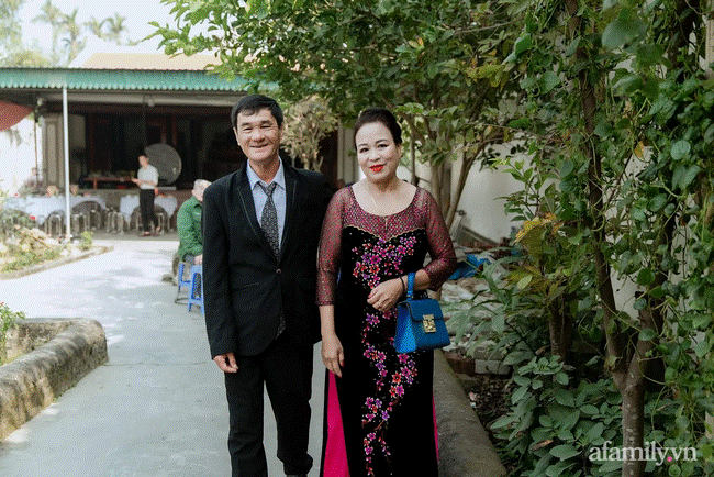Bố vợ hát cùng con rể trong đám cưới con gái và chuyện tình chị - em: Yêu nhưng không dám công khai vì chú rể bị đồn là trai hư và cái kết bất ngờ!-7