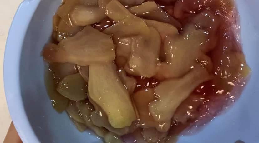 Chị em trổ tài làm mứt nhâm nhi ngày Tết: Mứt ngũ sắc thơm ngon đẹp mắt, mứt gừng đỏ vừa lạ vừa thơm!-30