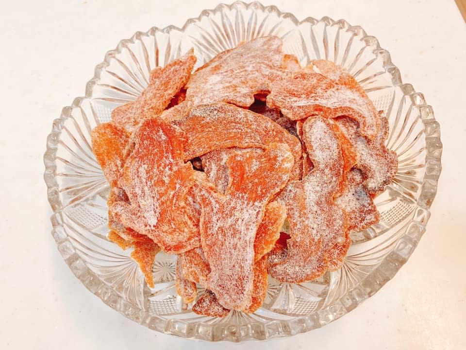 Chị em trổ tài làm mứt nhâm nhi ngày Tết: Mứt ngũ sắc thơm ngon đẹp mắt, mứt gừng đỏ vừa lạ vừa thơm!-32