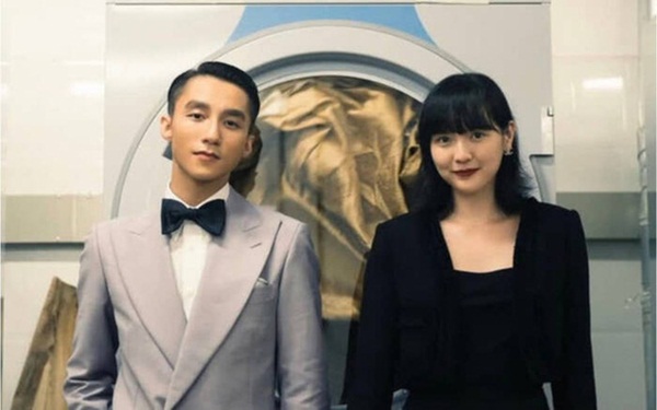 Phản cảm đỉnh điểm: Hải Tú lộ ảnh bán nude, dùng sách che vùng nhạy cảm thay nội y-3