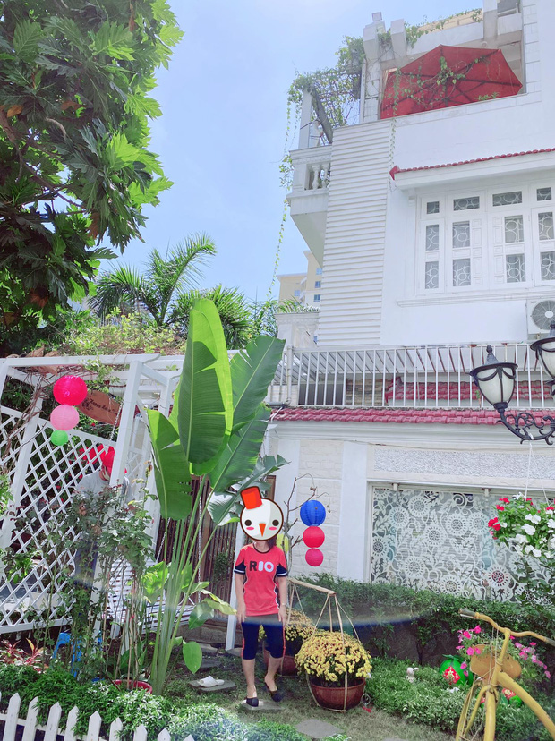 Lấy chồng đại gia, Vy Oanh ở biệt thự rộng 1400m2, mất hơn chục ngày để trang trí Tết lung linh, rực rỡ-3