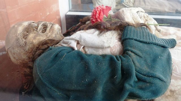 Làm thợ đào mộ thuê nhiều năm, người đàn ông vô tình chứng kiến hiện tượng kỳ quái xảy ra với xác chết, run bần bật vì khoa học cũng không lý giải được-2