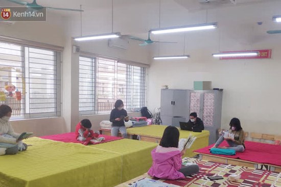 Cô giáo chủ nhiệm chia sẻ về cuộc sống bên trong khu cách ly trường Tiểu học Xuân Phương: 