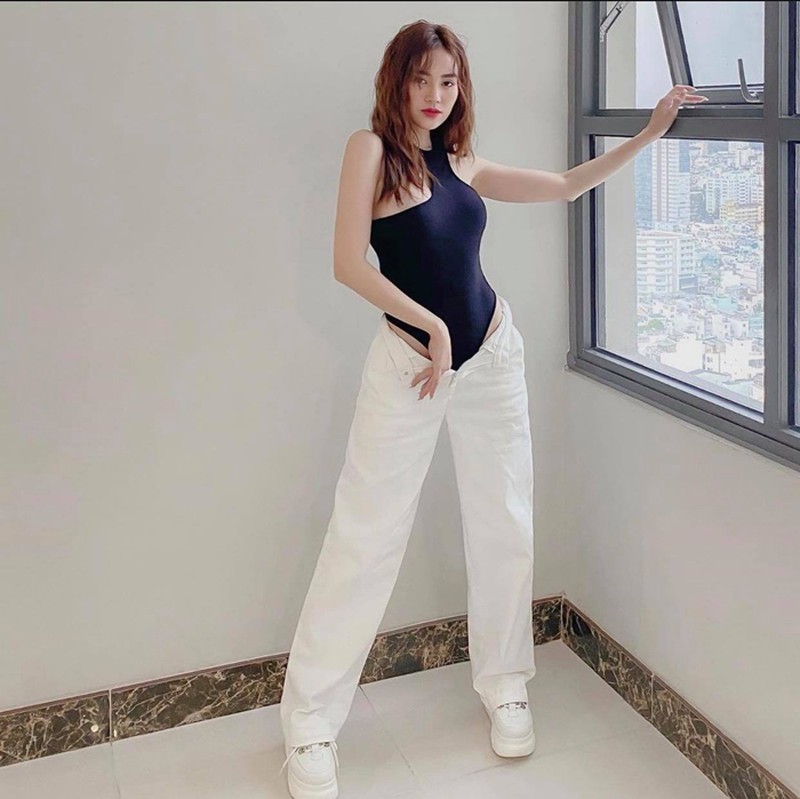 Những lần Ninh Dương Lan Ngọc khiến netizen xỉu lên xỉu xuống vì váy áo hở bạo-13