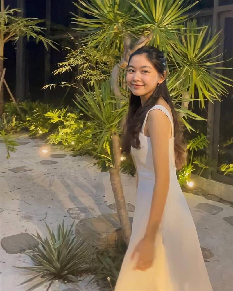 Không phải bơi lội, con gái Trương Ngọc Ánh và Quyền Linh cùng có chung đam mê khác, thảo nào 2 bé sớm làm chủ đôi chân dài miên man-12