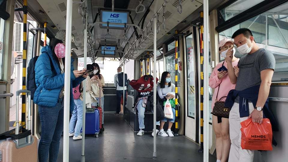 Đề nghị xét nghiệm Covid-19 cho khoảng 3.200 người làm việc tại sân bay Nội Bài-2