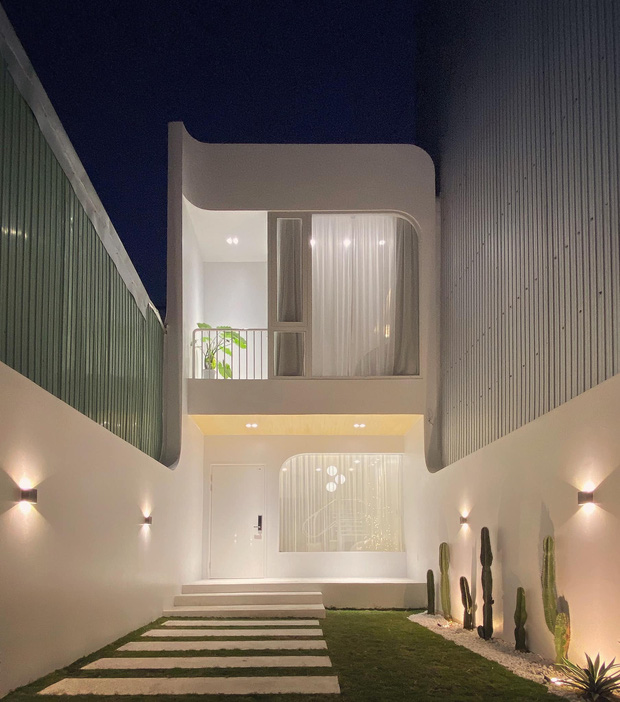 Vợ chồng trẻ xây nhà ở Đà Nẵng hết gần 1 tỷ, giải thích lí do làm chiếc cầu thang mong manh gây tranh cãi-1