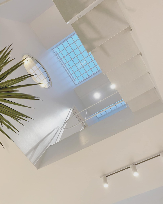 Vợ chồng trẻ xây nhà ở Đà Nẵng hết gần 1 tỷ, giải thích lí do làm chiếc cầu thang mong manh gây tranh cãi-7