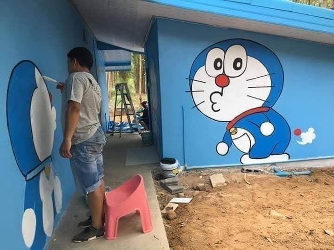 Căn nhà có gia chủ mê Doraemon khiến dân tình tranh cãi: Dễ thương hay nhố nhăng như cái vườn trẻ?-2