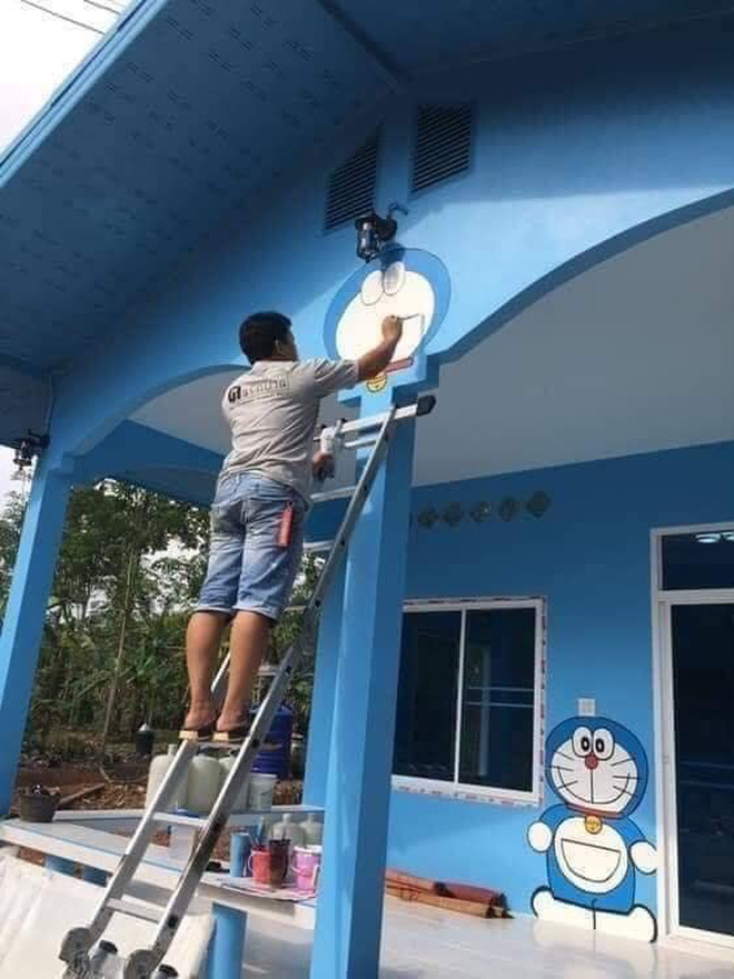Căn nhà có gia chủ mê Doraemon khiến dân tình tranh cãi: Dễ thương hay nhố nhăng như cái vườn trẻ?-3