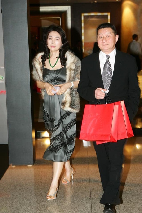 Drama nhiều tập của ông vua viễn thông Đài Loan: Tỷ phú ngoại tình nhiều lần, cuối cùng phải lãnh hậu quả cay đắng vì cuộc đời có vay có trả-3