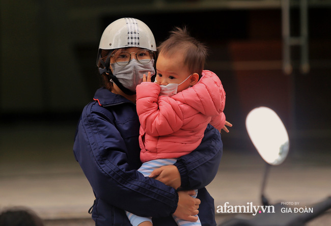 Tết của siêu nhân mẹ: 3 đầu 6 tay vừa dạy con học vừa lo đi làm và ác mộng ô sin sợ dịch tháo chạy về quê!-5