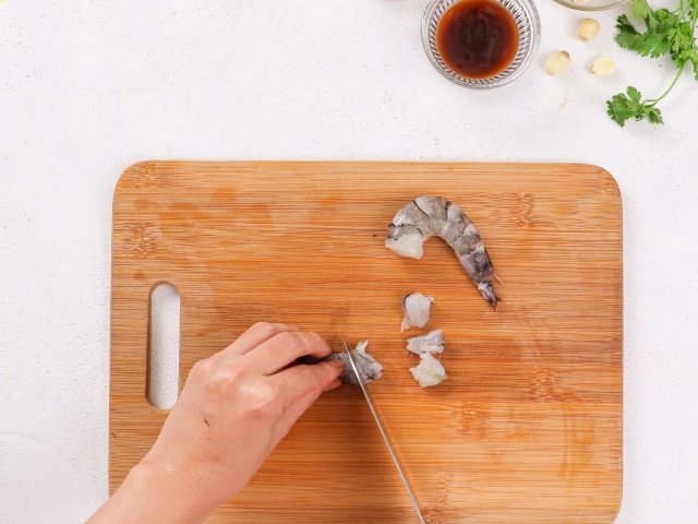 Muốn ăn ngon nhưng ngại dọn, chị em thử món cơm sau đây: Cho hết nguyên liệu vào nồi, bấm nút là xong!-3