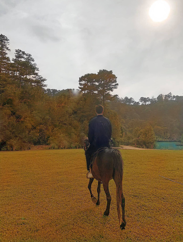 Đến lượt chồng đại gia của Huyền Baby trẻ mất phần thiên hạ, đeo khẩu trang mà tưởng trai tân đang nhìn trộm hot girl-3