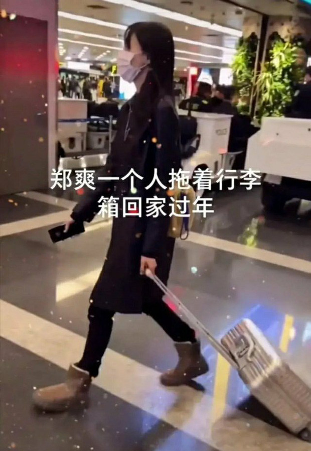 Xôn xao hình ảnh Trịnh Sảng lộ diện sau scandal: Cúi gằm mặt, mệt mỏi kéo vali một mình về quê ăn Tết?-4