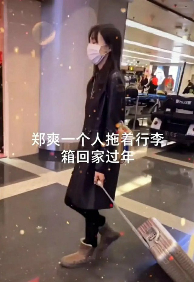 Xôn xao hình ảnh Trịnh Sảng lộ diện sau scandal: Cúi gằm mặt, mệt mỏi kéo vali một mình về quê ăn Tết?-3