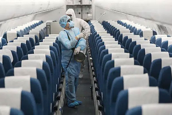 Hà Nội phát thông báo khẩn: Hành khách đi trên 2 chuyến bay có ca bệnh COVID-19 dưới đây, cần liên hệ ngay với cơ sở y tế gần nhất-1