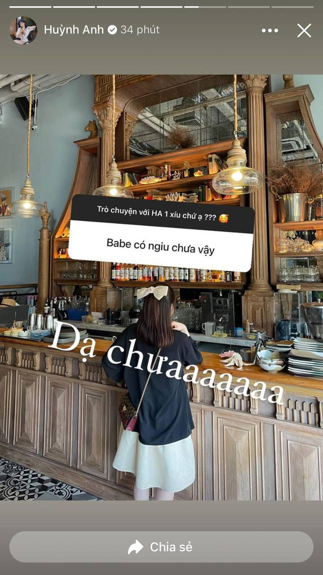 Bồ cũ Quang Hải tình cờ mặc áo dài đôi với ViruSs, miệng giải thích nhầm lẫn nhưng tay lại follow ngay và luôn-5