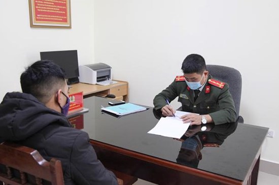 Đăng Facebook “Covid đi hát có tay vịn”, nam thanh niên bị phạt 5 triệu đồng