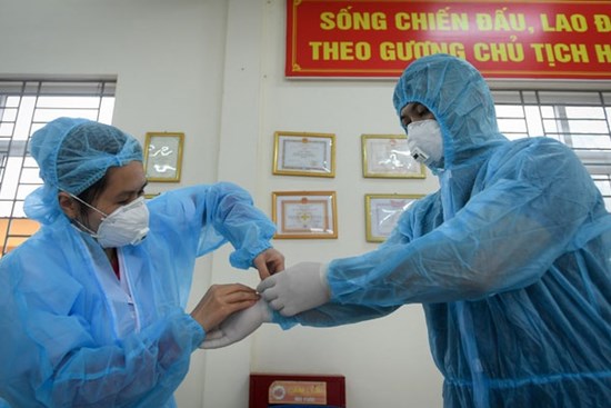 57 người là F1 của công chứng viên tại Hà Nội