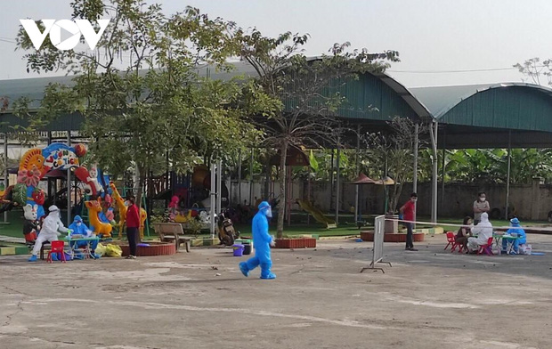 Tết đặc biệt với các cháu học sinh cách ly tại trường Mầm non Bạch Đằng (Hải Dương)-2