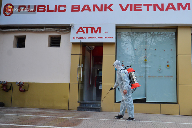 Khẩn: Hà Nội tìm kiếm những người từng đến phòng giao dịch nơi nữ nhân viên ngân hàng mắc Covid-19 làm việc-1