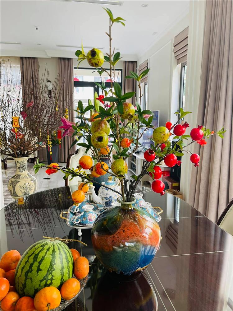 Sao Việt trang trí nhà cửa đón Tết: Lã Thanh Huyền 3 đời chơi lan Hồ Điệp, Thúy Hạnh thiết kế sân&nbsp;vườn đèn hoa lộng lẫy như nhà hàng Nhật-1