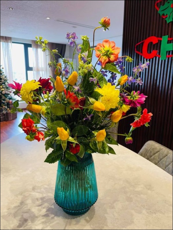 Sao Việt trang trí nhà cửa đón Tết: Lã Thanh Huyền 3 đời chơi lan Hồ Điệp, Thúy Hạnh thiết kế sân vườn đèn hoa lộng lẫy như nhà hàng Nhật-12