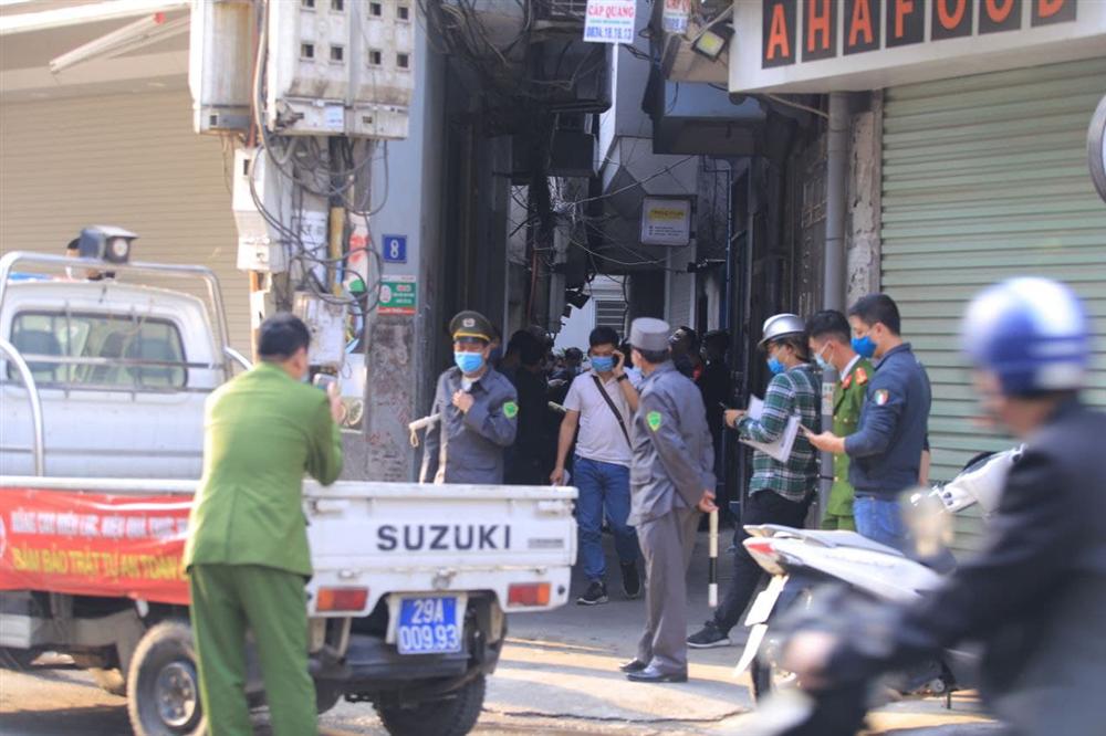 Ảnh: Kinh hoàng hiện trường vụ đốt vàng mã cháy nhà khiến 4 sinh viên tử vong, mọi thứ trong phòng đều bị thiêu rụi-7